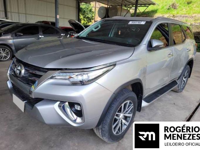 TOYOTA HILUX SW4 17/17